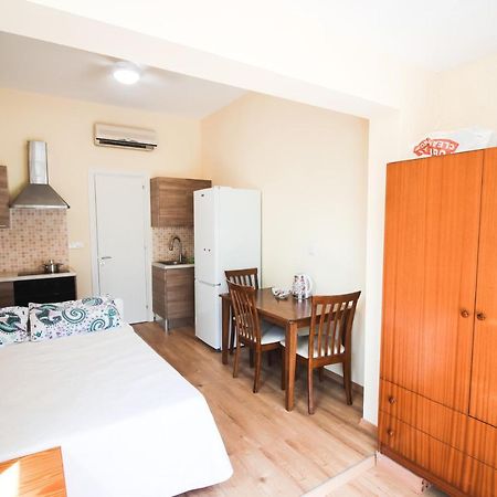 Moon-Light Studio Hotell Larnaca Exteriör bild